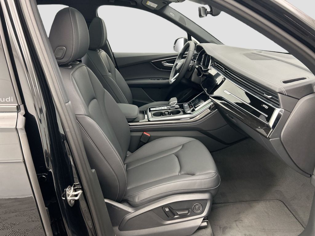 Thumbnail: 2026 Audi Q7 - 20