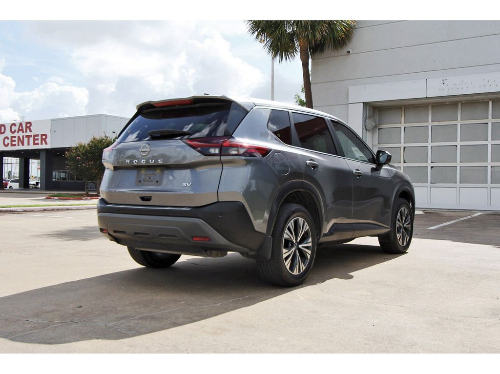 2023 Nissan Rogue SV - 3
