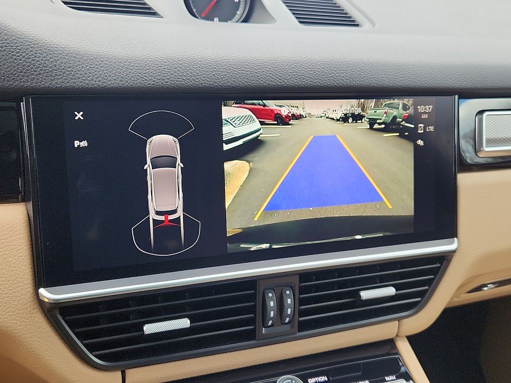 Thumbnail: 2022 Porsche Cayenne - 19