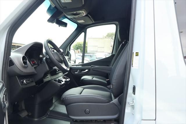 Thumbnail: 2026 Mercedes-Benz Sprinter - 6