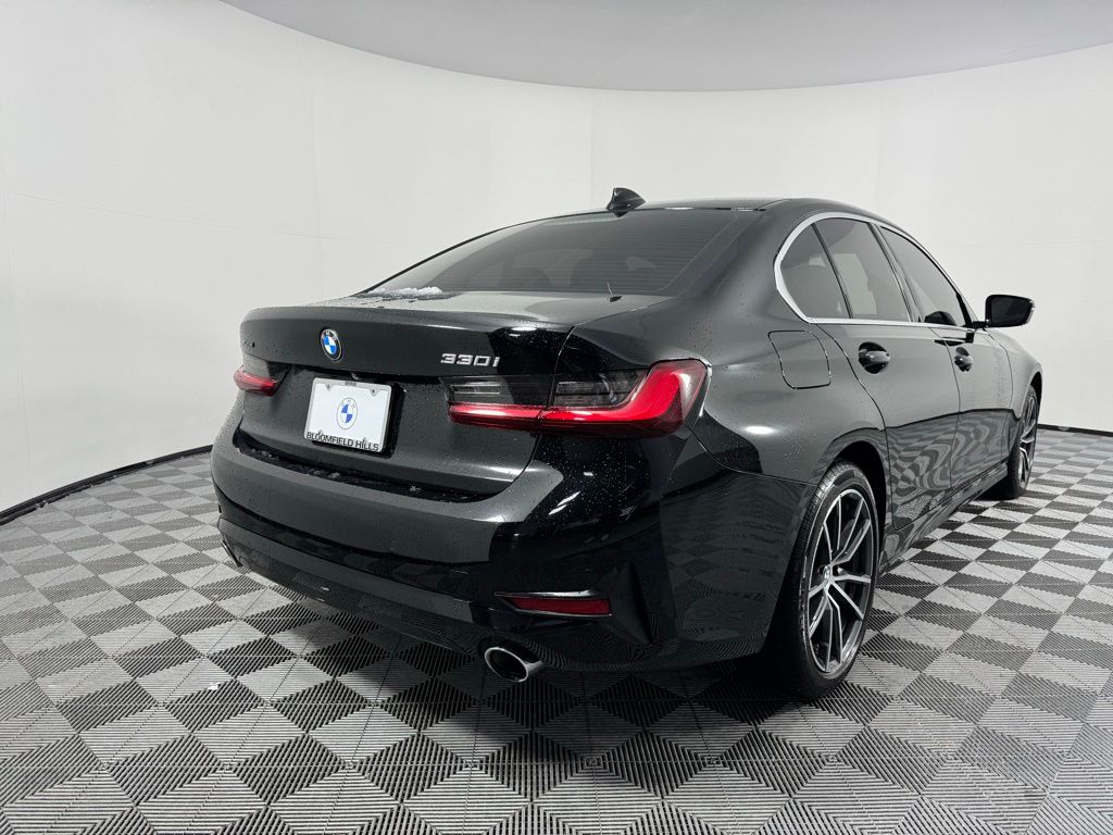 2022 BMW 3 Series 330i xDrive 5