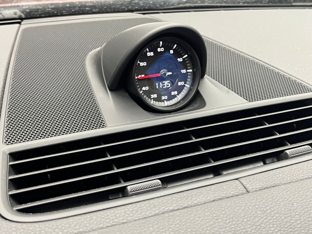 Thumbnail: 2023 Porsche Panamera - 14