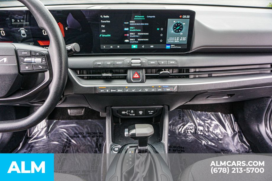 Used 2025 Black Kia LXS image 39