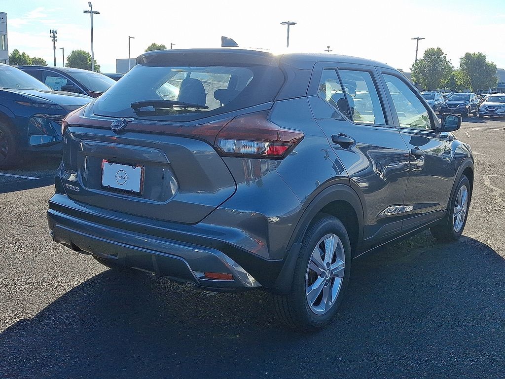 2025 Nissan Kicks S 4
