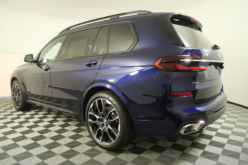 Thumbnail: 2026 BMW X7 - 5