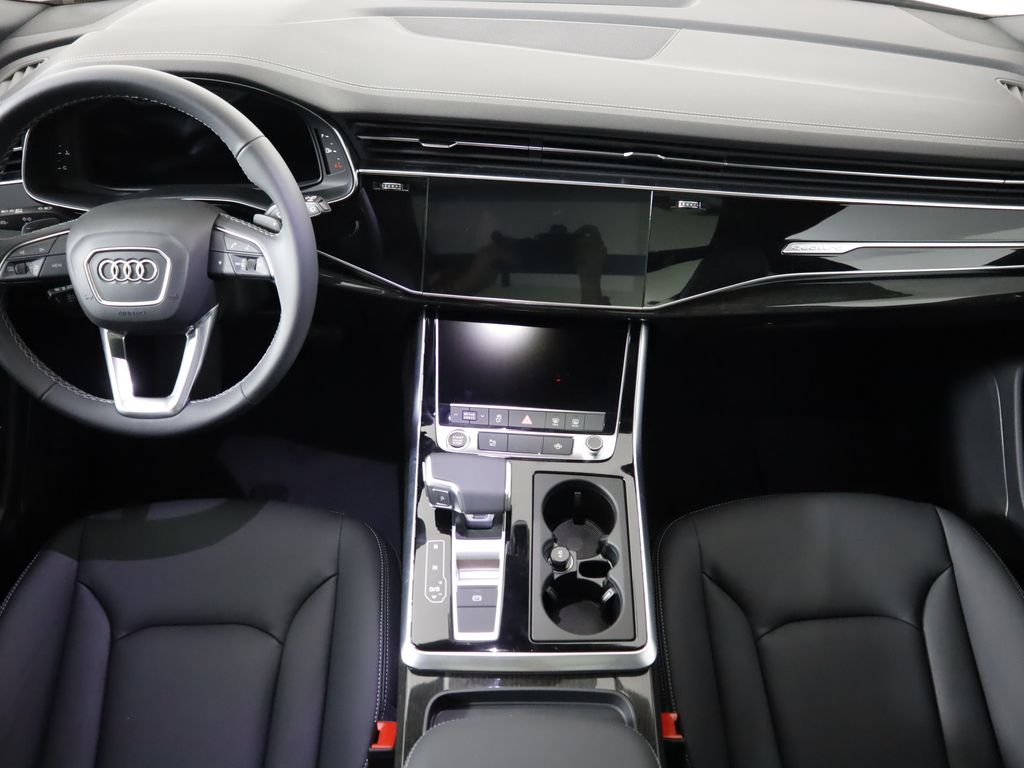 2025 Audi Q8  13