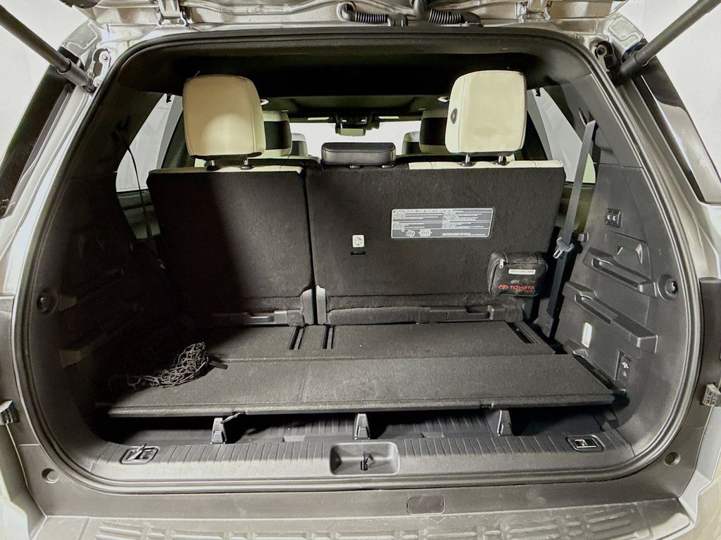 Thumbnail: 2024 Toyota Sequoia - 27