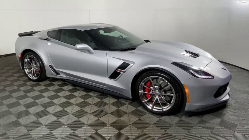 2018 Chevrolet Corvette Grand Sport 2