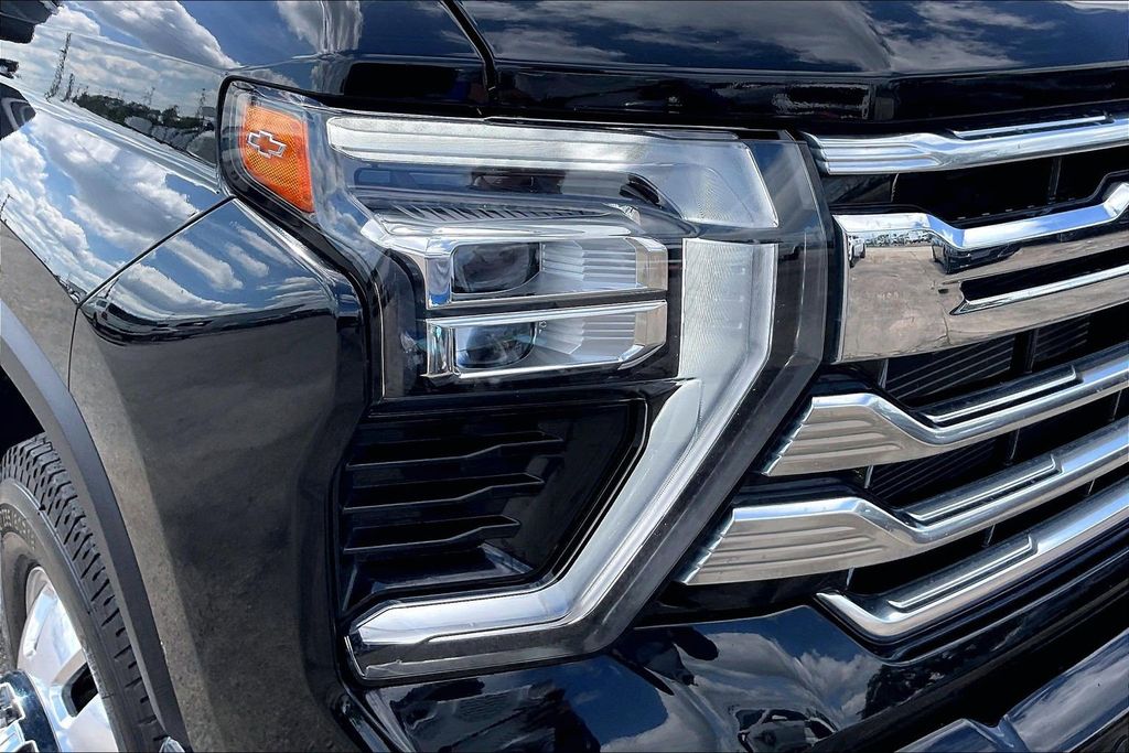 Used 2024 Chevrolet Silverado 3500HD High Country 4D Crew Cab