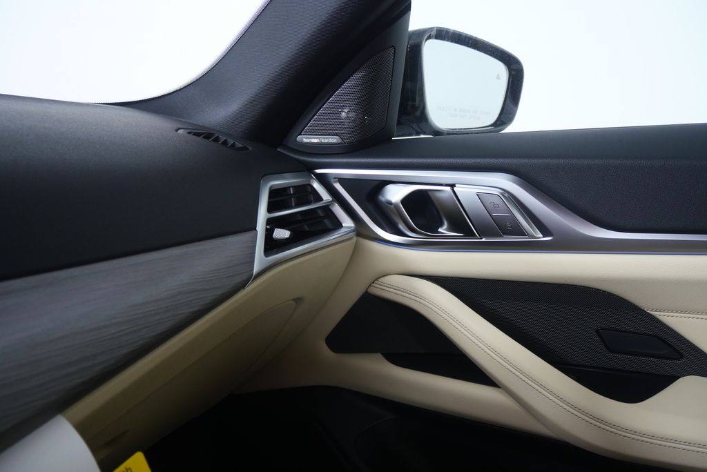 Thumbnail: 2026 BMW i4 - 26