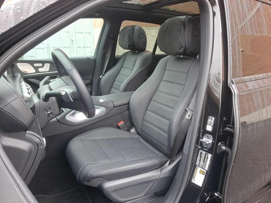 2025 Mercedes-Benz GLE 580 10