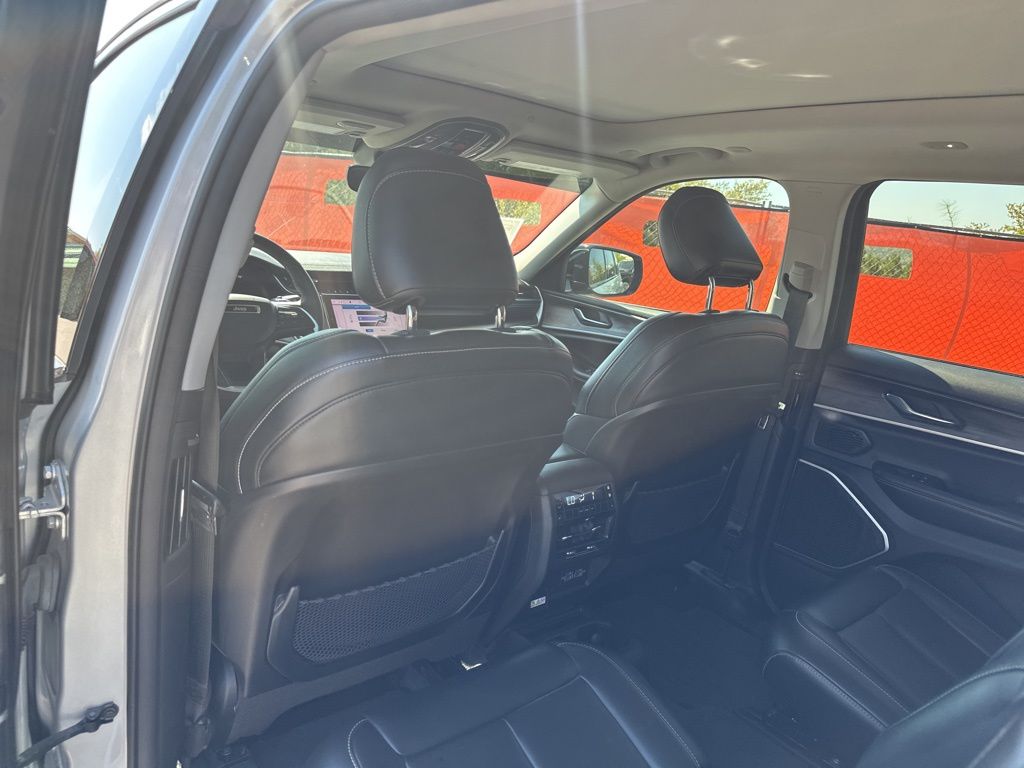 Used Car 2021 Jeep Grand Cherokee L  Limited For Sale Under $30,000 In Austin, Texas