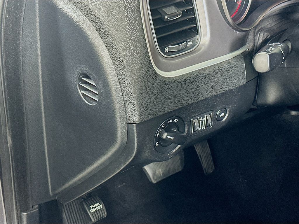 Thumbnail: 2020 Dodge Charger - 10