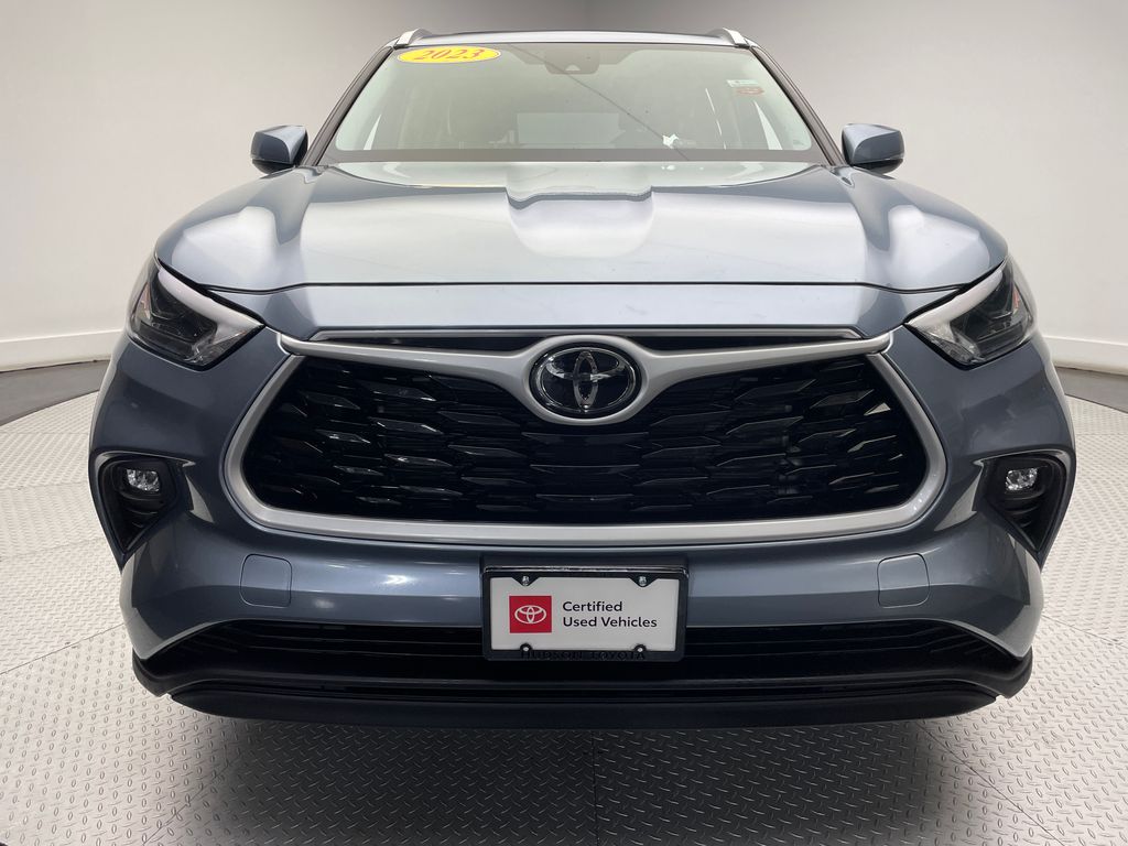 2023 Toyota Highlander XLE 2