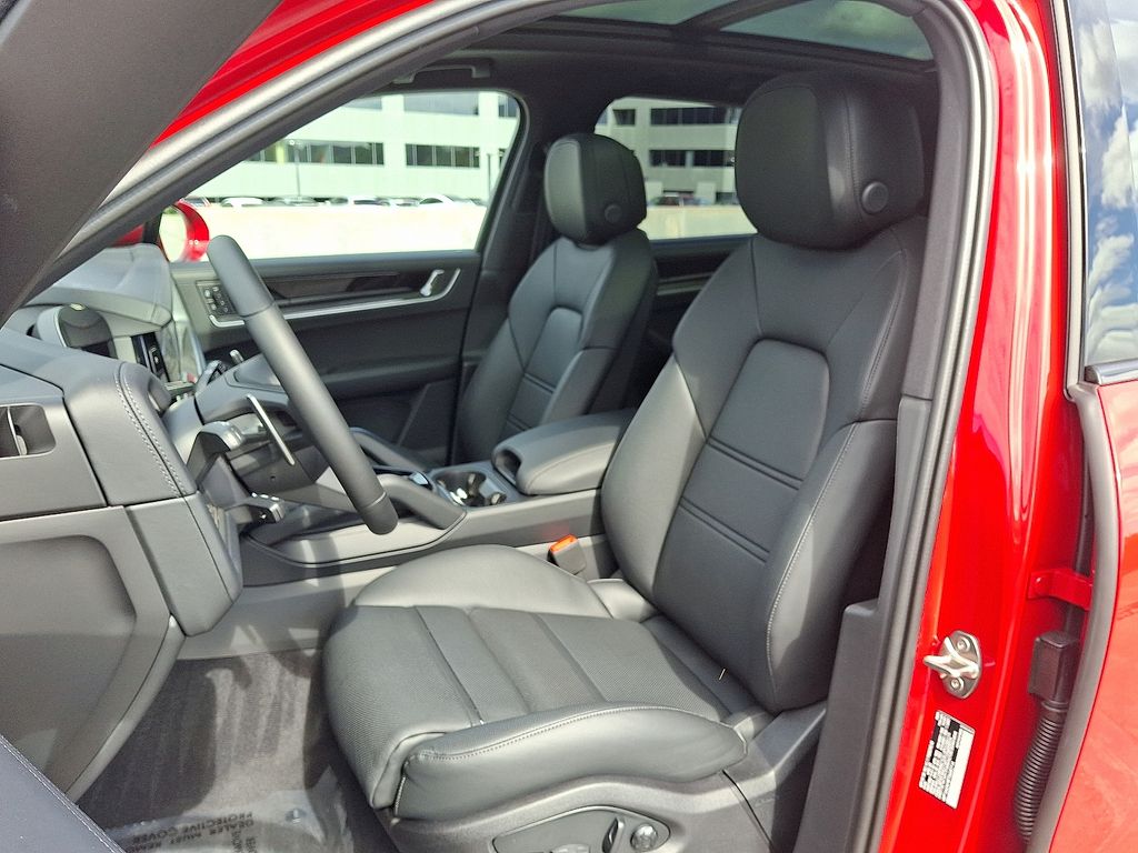 Thumbnail: 2026 Porsche Cayenne - 5