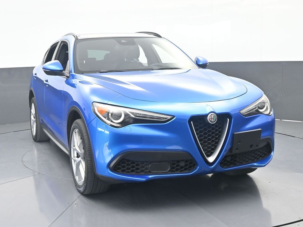 Used 2018 Misano Blue Metallic Alfa Romeo Ti image 9