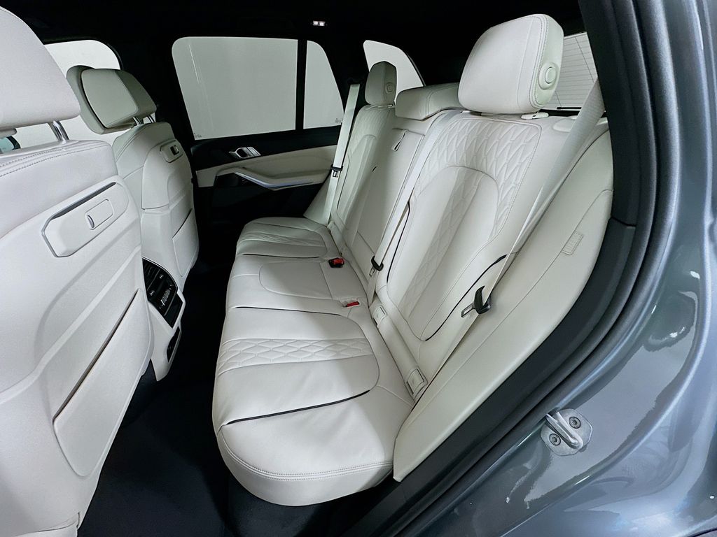 Thumbnail: 2026 BMW X5 - 17