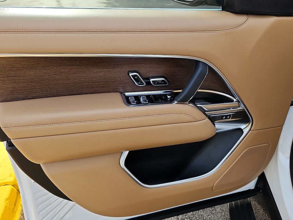 Thumbnail: 2023 Land Rover Range Rover - 12