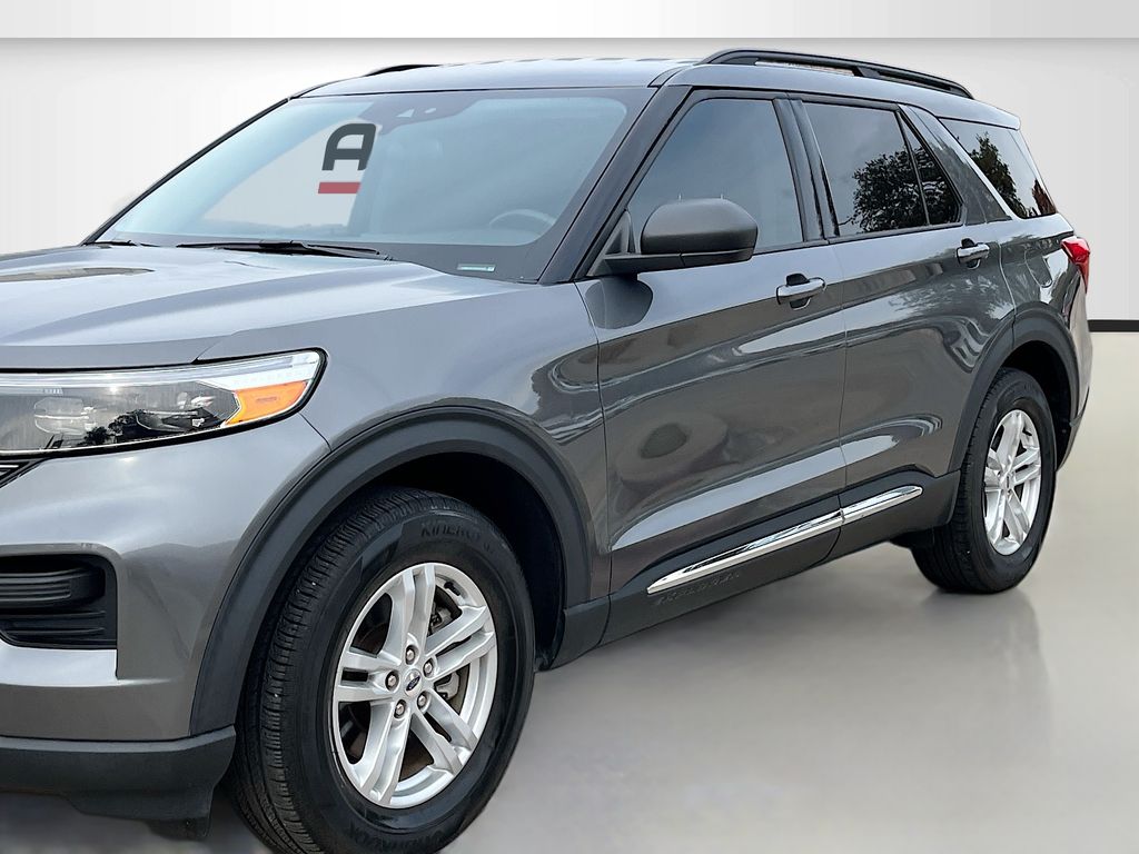 Used 2023 Gray Ford XLT image 3