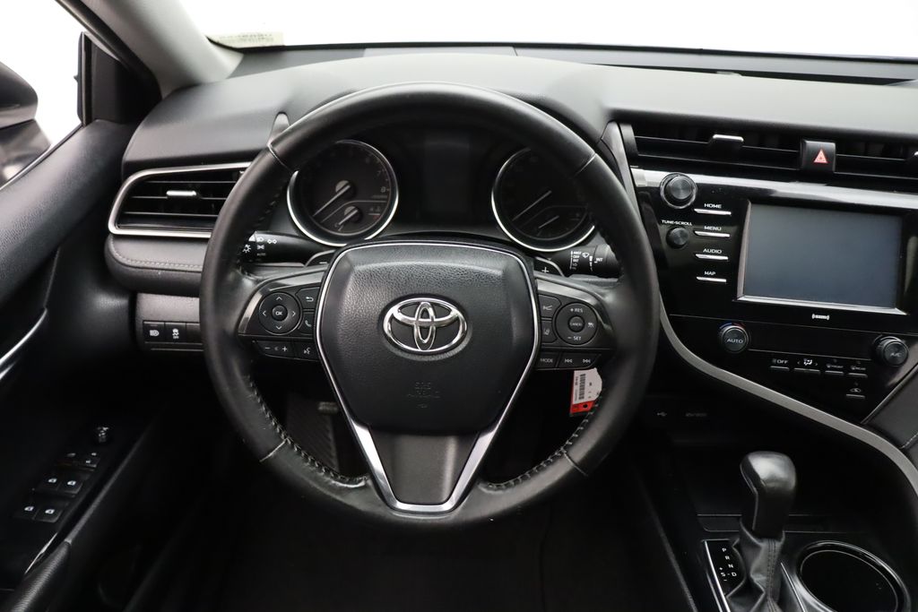 2020 Toyota Camry SE 23