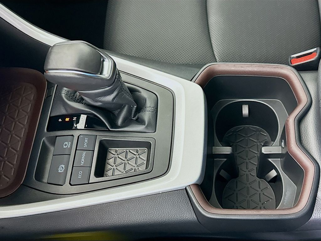 Thumbnail: 2024 Toyota RAV4 - 17