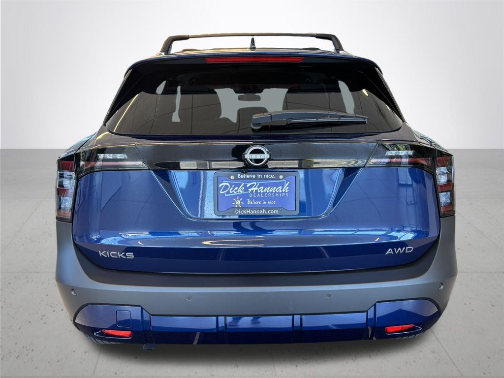 2026 Nissan Kicks SV