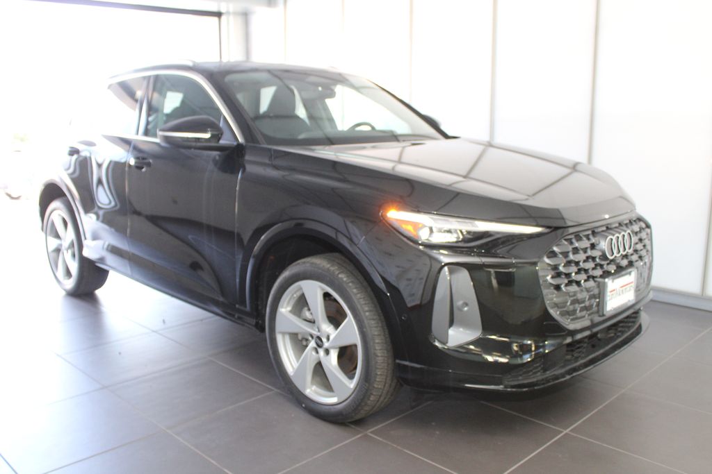 2025 Audi New Q5 Premium Plus's photo