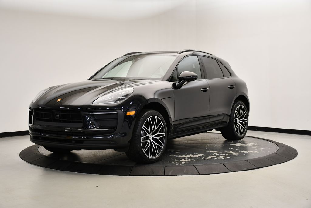 Thumbnail: 2025 Porsche Macan - 1