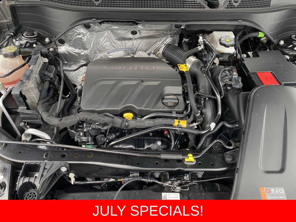 Used 2025 Chevrolet Trax SUV