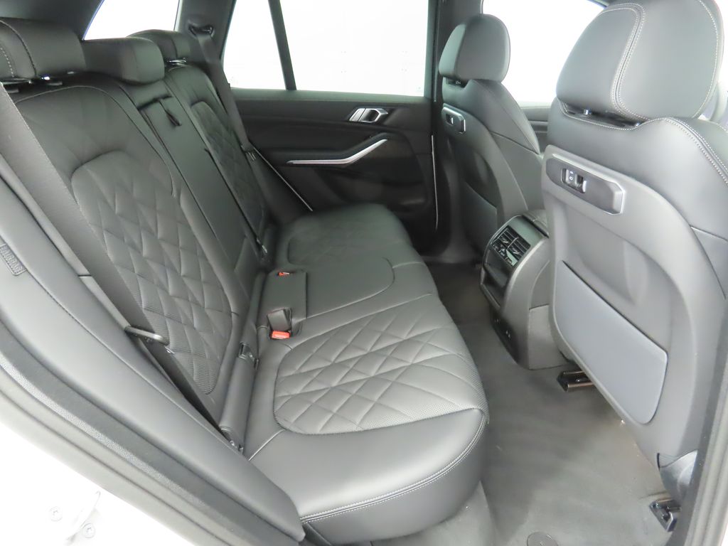Thumbnail: 2025 BMW X5 - 22