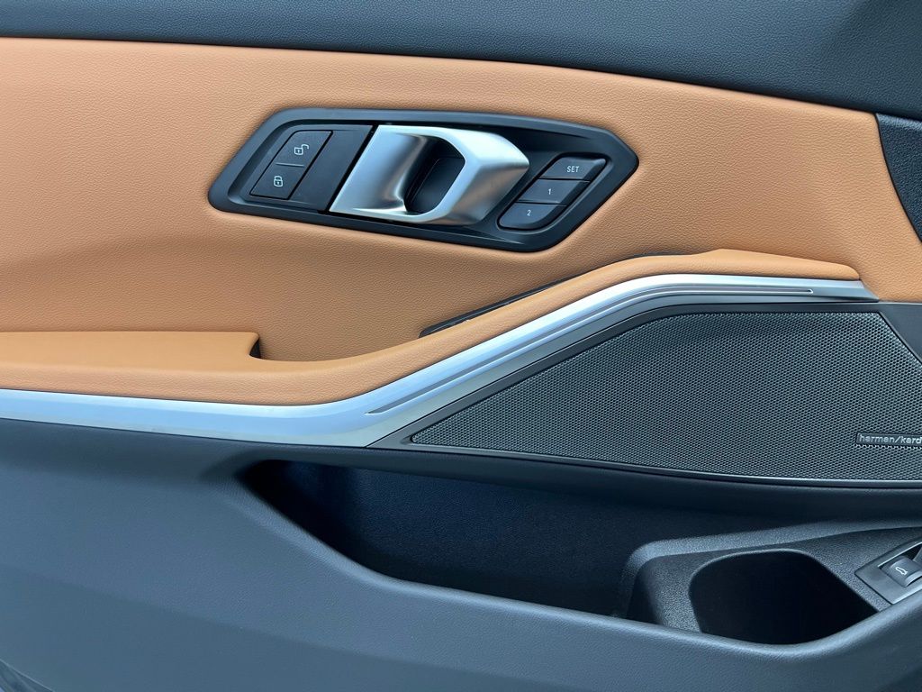 Thumbnail: 2025 BMW 3 Series - 21