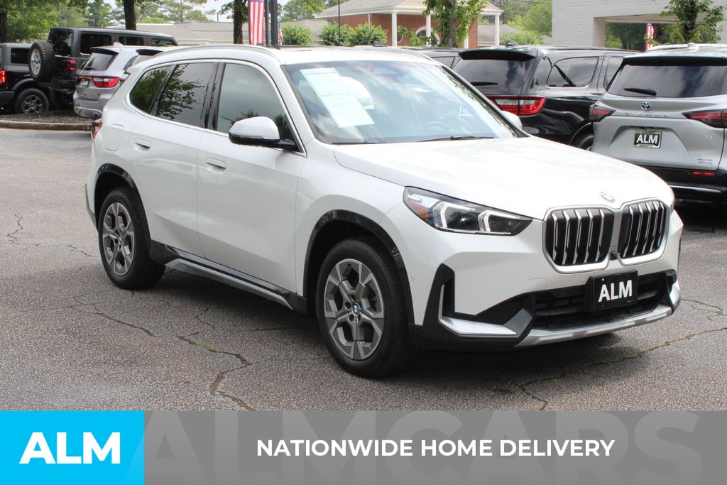 Used 2023 White BMW xDrive28i image 5