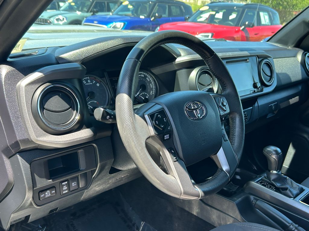 Thumbnail: 2019 Toyota Tacoma - 13