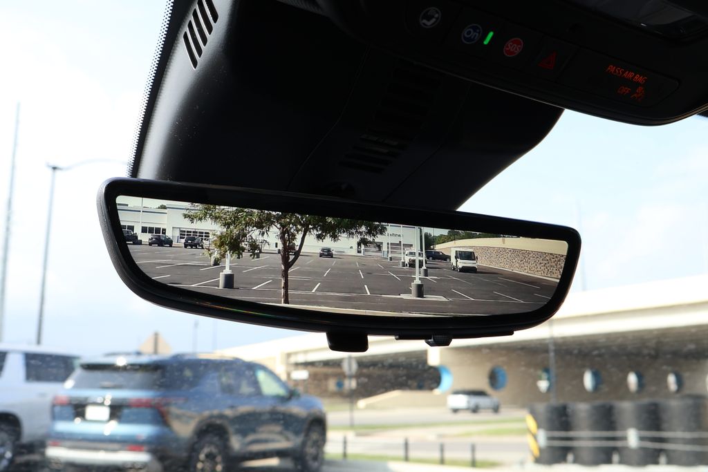 Thumbnail: 2026 Chevrolet Traverse - 26