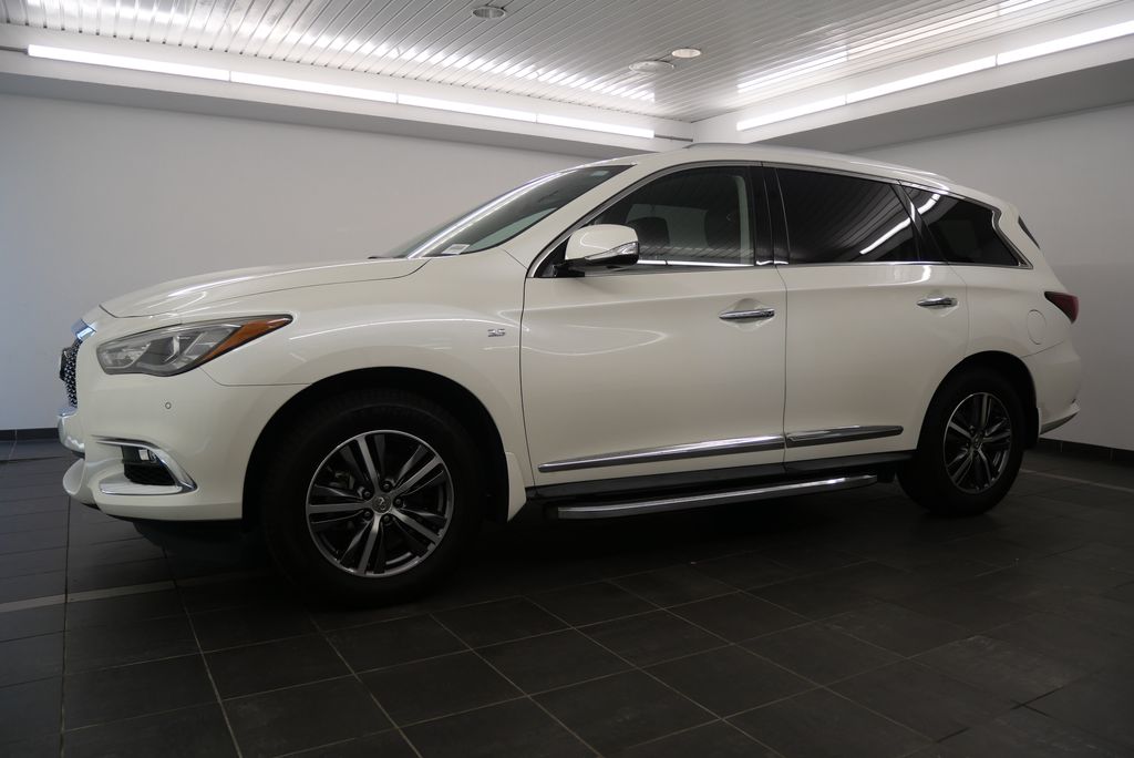 2017 INFINITI QX60 Base 2