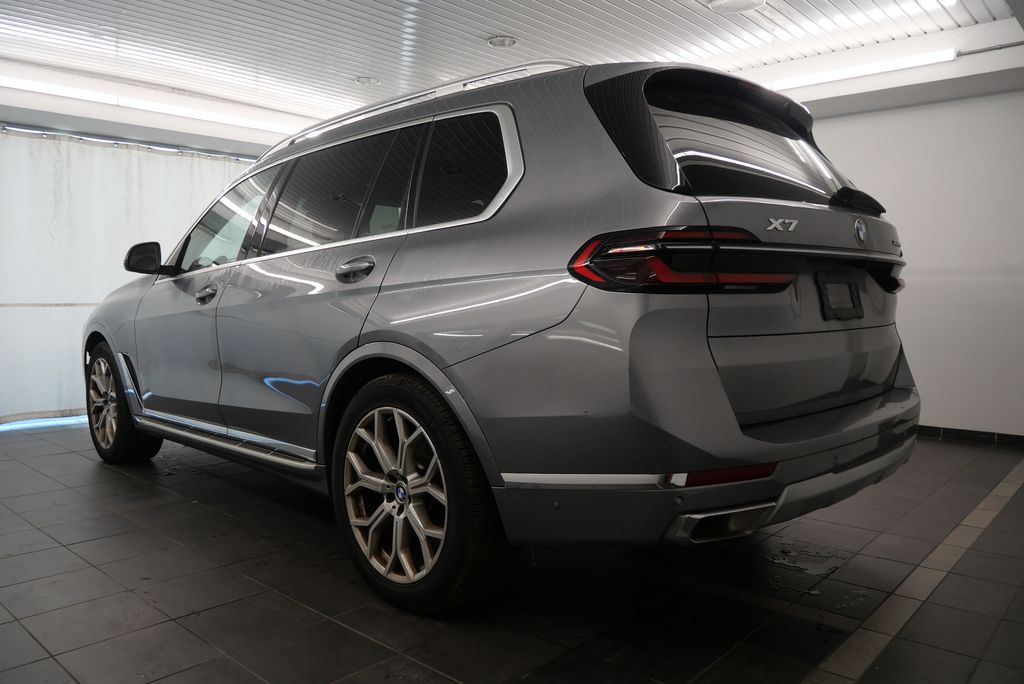 2023 BMW X7 xDrive40i 5