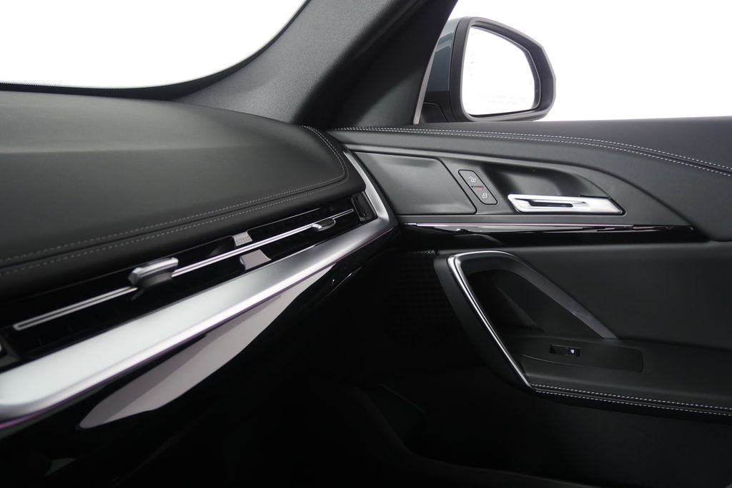 Thumbnail: 2025 BMW X1 - 23