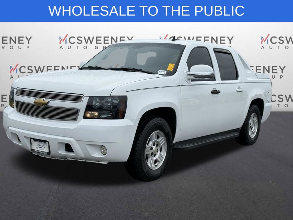 Silver Birch Metallic 2007 Chevrolet Avalanche LS RWD Pickup Truck Rear-Wheel Drive 4-Speed Automatic Overdrive