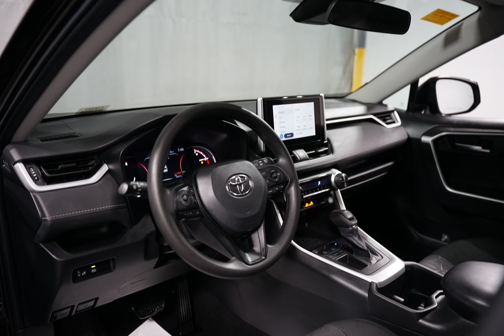 2024 Toyota RAV4 XLE 11