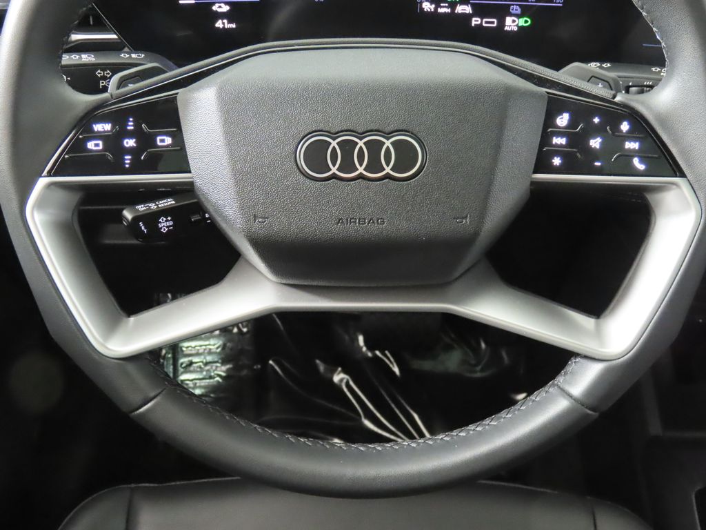 Thumbnail: 2025 Audi Q6 e-tron - 14