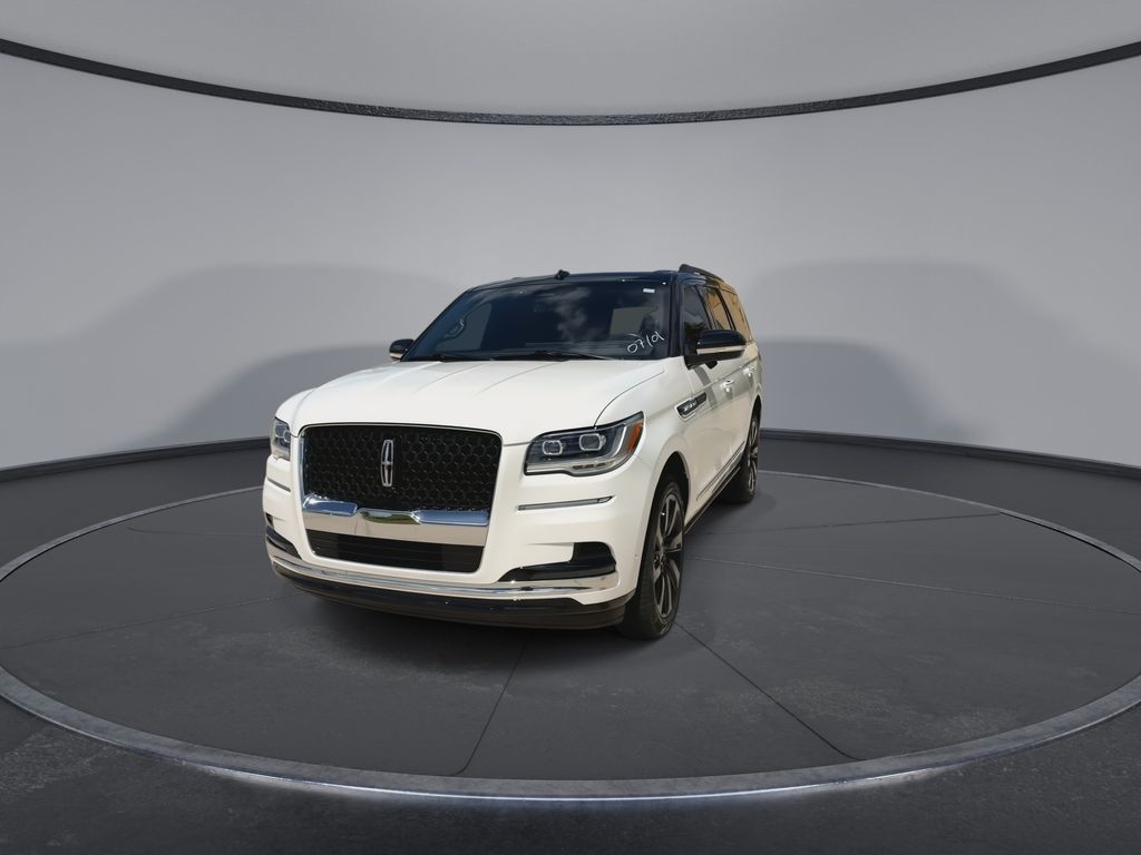 Thumbnail: 2024 Lincoln Navigator - 4