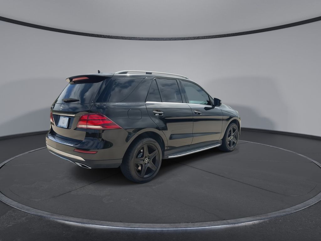 Thumbnail: 2017 Mercedes-Benz GLE - 8