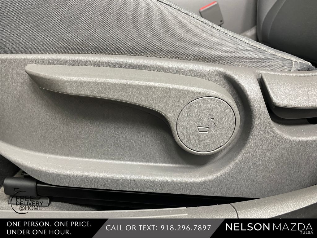 Used 2022 Black Hyundai SEL image 17