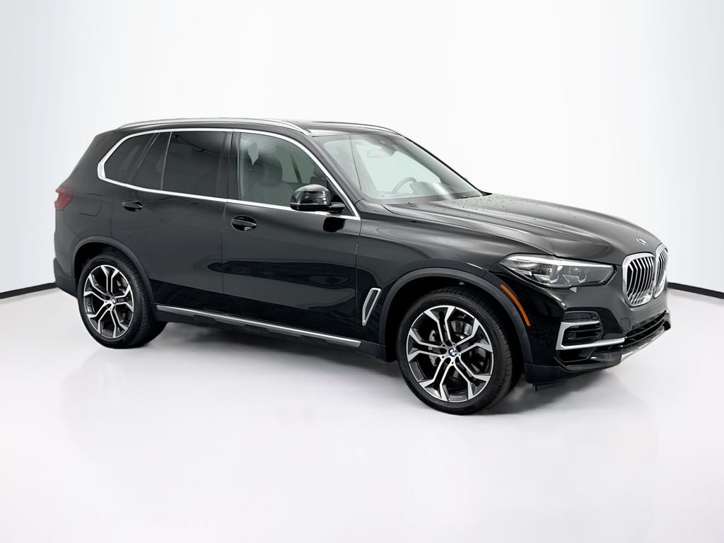 Thumbnail: 2022 BMW X5 - 3