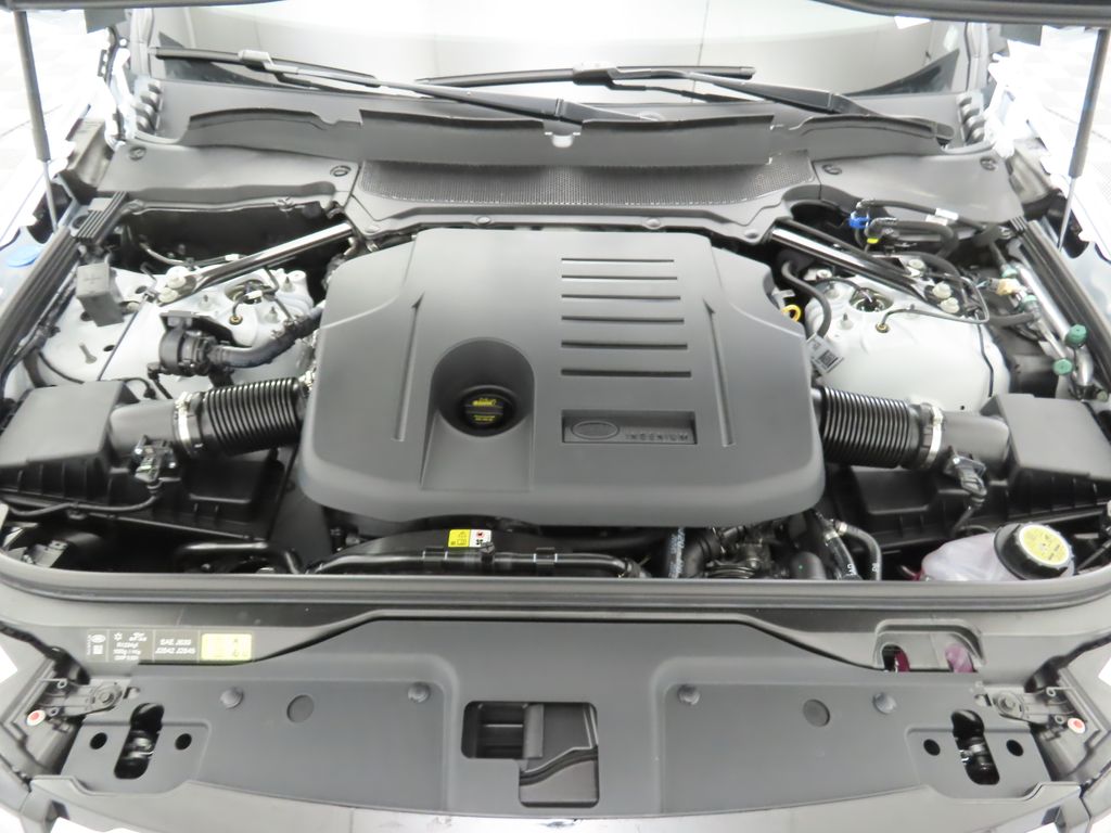 Thumbnail: 2026 Land Rover Discovery - 29