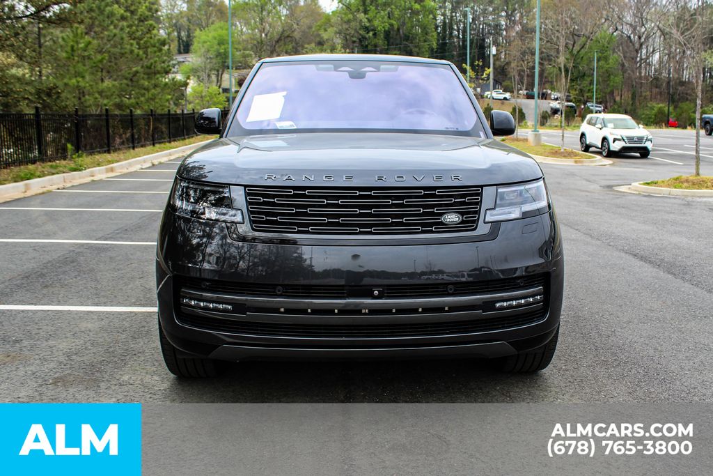Used 2023 Gray Land Rover SE image 10