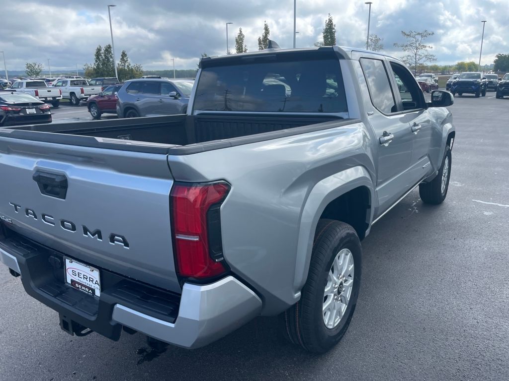 2025 Toyota Tacoma SR5 Double Cab photo 11