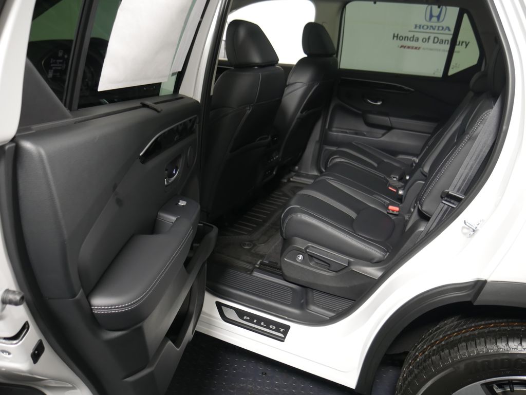 Thumbnail: 2026 Honda Pilot - 17