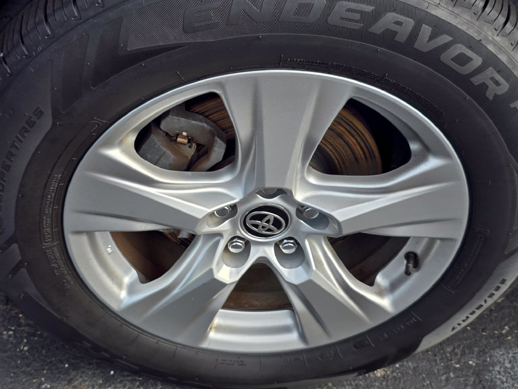 Certified Used 2020 White Toyota XLE image 23