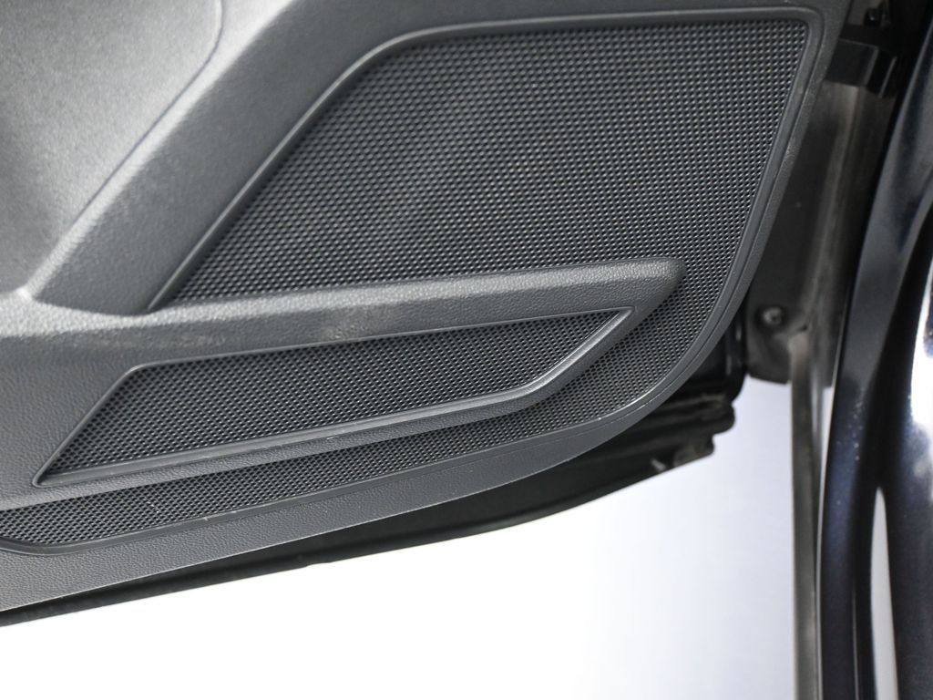 Used 2022 Deep Black Volkswagen 2.0T SE image 15